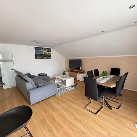 Toukam's Apartment, Near Ingolstadt アパート *