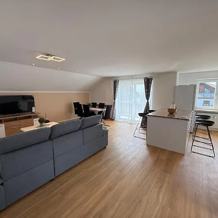 Toukam's Apartment, Near Ingolstadt アパート