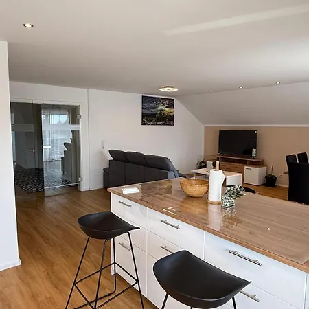 Toukam's Apartment, Near Ingolstadt アパート
