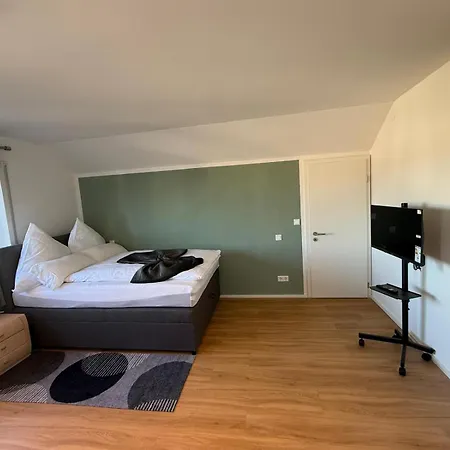 Toukam's Apartment, Near Ingolstadt アパート *