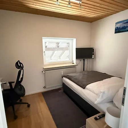 Toukam's Apartment, Near Ingolstadt アパート *